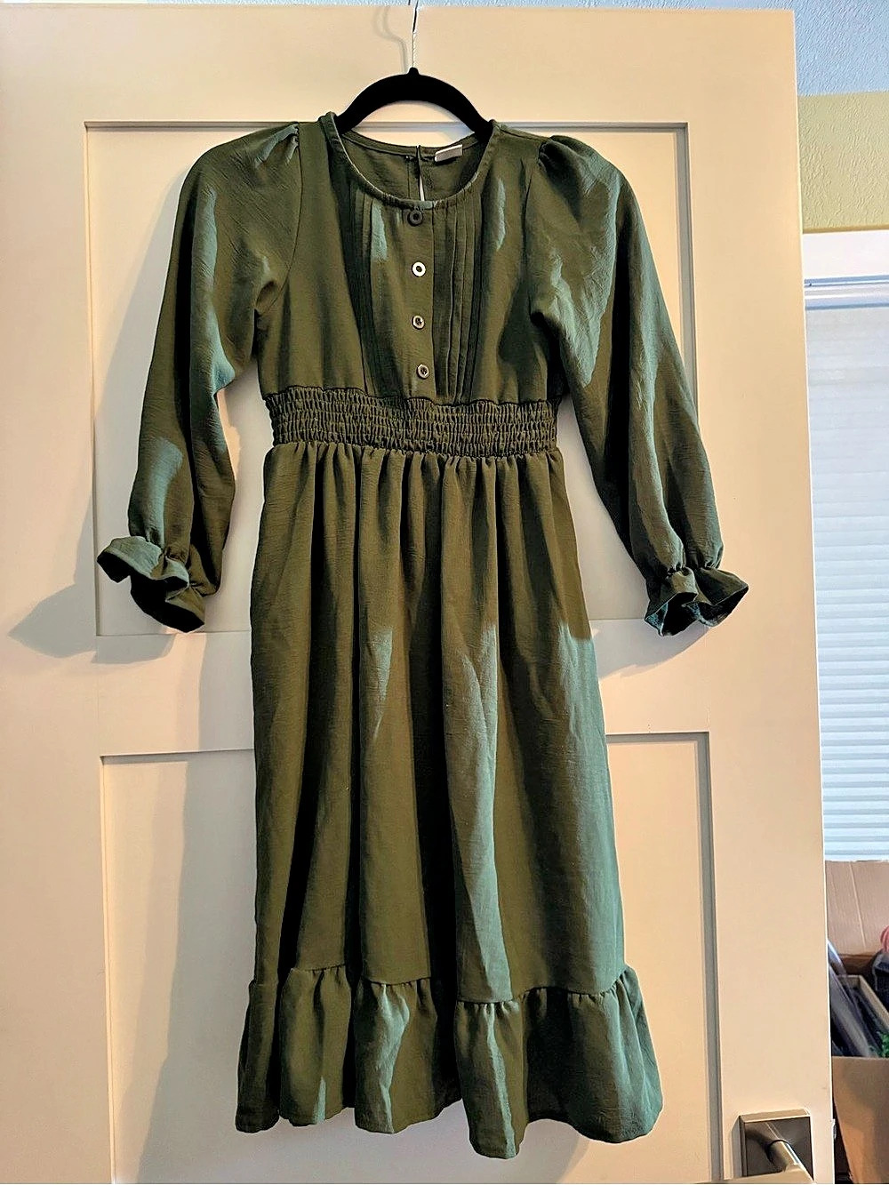 Girls 15Hosika Maxi Dress in Green Size Large Like New
